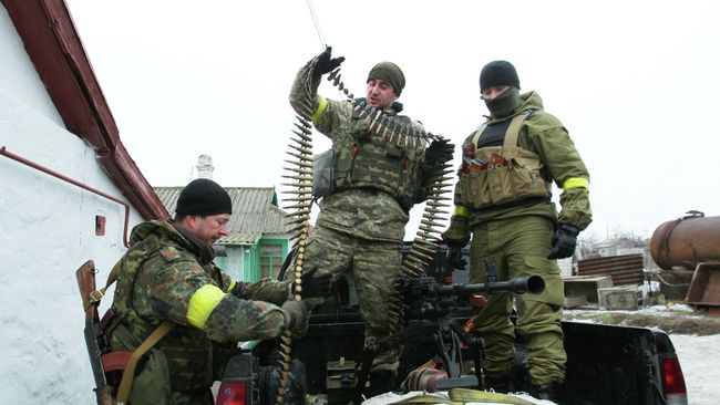 Украинские военнослужащие на боевой позиции. Архивное фото Украинские военнослужащие на боевой позиции. Архивное фото