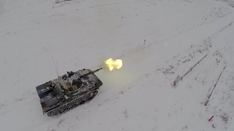 Боевые маневры и стрельба на ходу: как испытывали БМД-4М в Рязанской области Боевые маневры и стрельба на ходу: как испытывали БМД-4М в Рязанской области