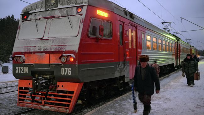 Возобновление движения пригородных поездов в регионах России. Архивное фото Возобновление движения пригородных поездов в регионах России. Архивное фото