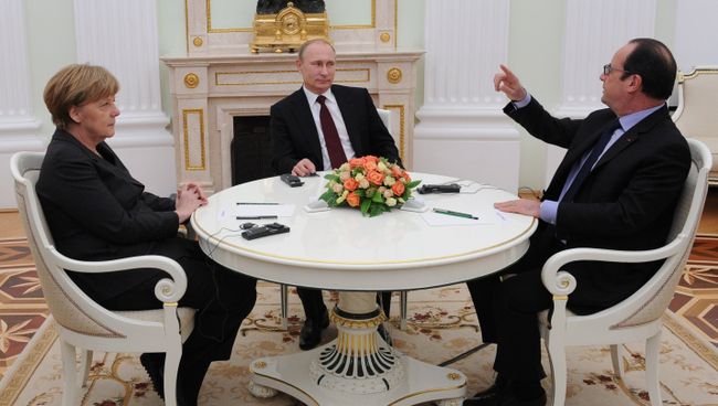 Президент России В.Путин провел рабочую встречу с канцлером ФРГ А.Меркель и президентом Франции Ф.Олландом. Архивное фото Президент России В.Путин провел рабочую встречу с канцлером ФРГ А.Меркель и президентом Франции Ф.Олландом. Архивное фото