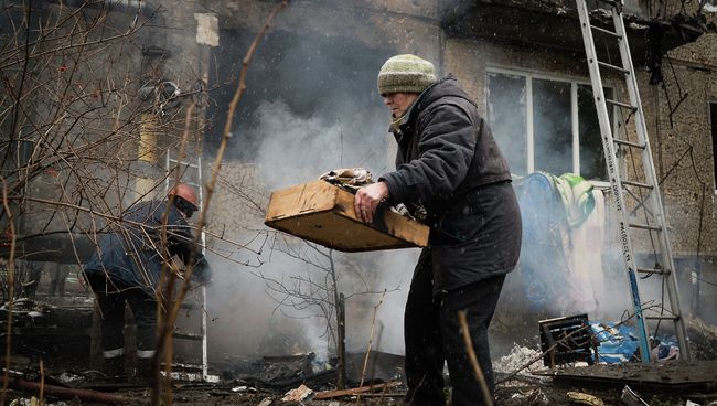 Последствия обстрела украинскими военными Донецка Последствия обстрела украинскими военными Донецка