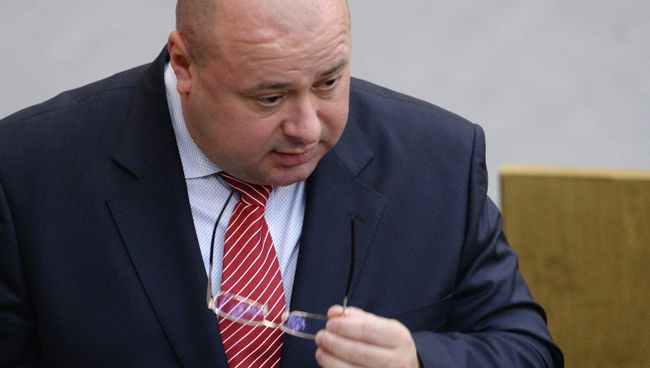Первый заместитель председателя комитета Госдумы РФ по делам общественных объединений и религиозных организаций Михаил Маркелов на пленарном заседании Госдумы РФ. Архивное фото