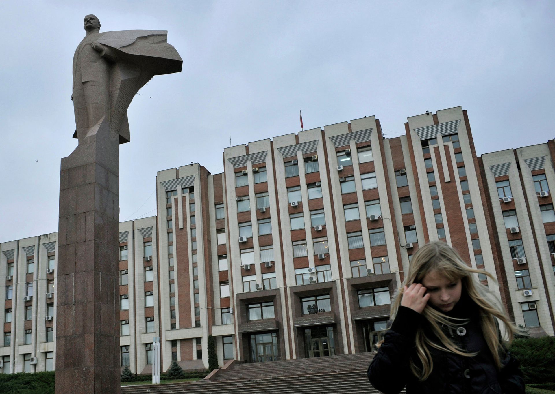 Памятник Ленину в Тирасполе, ПМР Памятник Ленину в Тирасполе, ПМР - РИА Новости, 1920, 20.12.2024