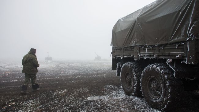 Ополченец Донецкой народной республики. Архивное фото Ополченец Донецкой народной республики. Архивное фото