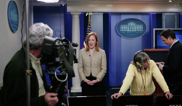 Официальный представитель Государственного департамента США Дженнифер Псаки. 2011 год Официальный представитель Государственного департамента США Дженнифер Псаки. 2011 год