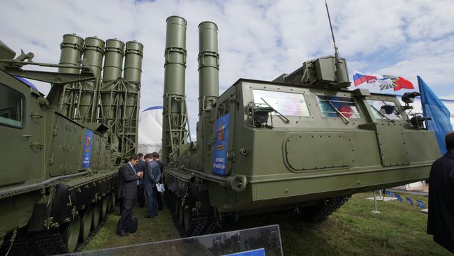 Зенитно-ракетный комплекс Антей-2500. Архивное фото
