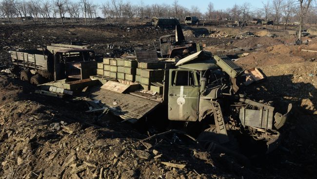 Разрушенный укрепрайон украинских силовиков на окраине города Дебальцево. Архивное фото Разрушенный укрепрайон украинских силовиков на окраине города Дебальцево. Архивное фото
