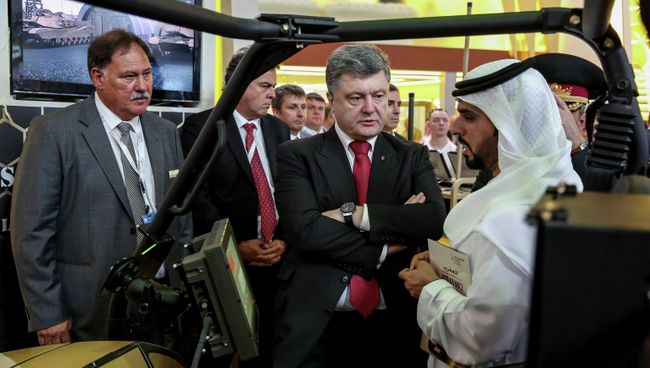 Президент Украины Петр Порошенко на выставке оборонной промышленности IDEX-2015 в Абу-Даби Президент Украины Петр Порошенко на выставке оборонной промышленности IDEX-2015 в Абу-Даби