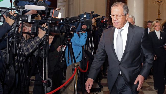 Министр иностранных дел РФ Сергей Лавров на встрече глав МИД нормандской четверки в Париже. Архивное фото Министр иностранных дел РФ Сергей Лавров на встрече глав МИД нормандской четверки в Париже. Архивное фото