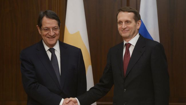 Председатель Государственной Думы РФ Сергей Нарышкин (справа) и президент Кипра Никос Анастасиадис во время встречи в Москве Председатель Государственной Думы РФ Сергей Нарышкин (справа) и президент Кипра Никос Анастасиадис во время встречи в Москве