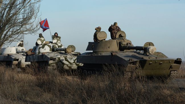 Отвод колонны тяжелой военной техники ДНР из Донецкой области