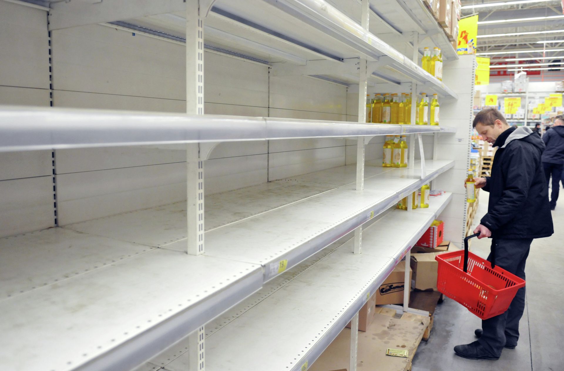 Ажиотаж в продуктовых магазинах Львова Ажиотаж в продуктовых магазинах Львова - РИА Новости, 1920, 15.05.2022