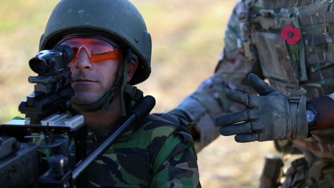 Британский военный инструктор. Архивное фото Британский военный инструктор. Архивное фото