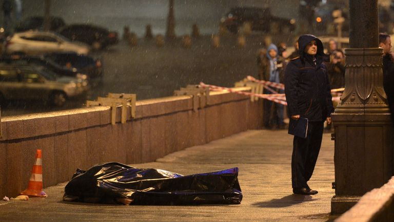 На месте убийства политика Бориса Немцова На месте убийства политика Бориса Немцова