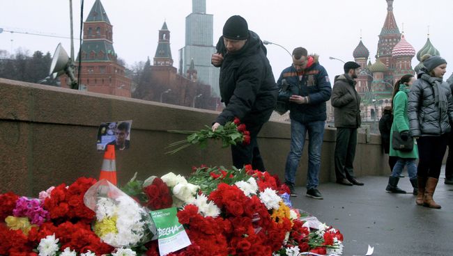 На месте убийства Бориса Немцова в Москве На месте убийства Бориса Немцова в Москве