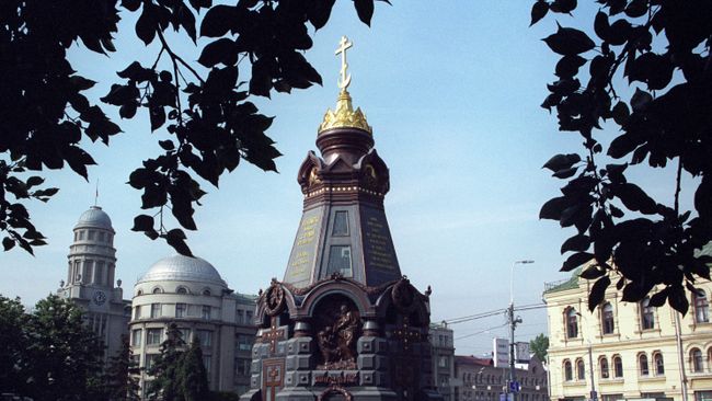 Памятник Героям Плевны в Ильинском сквере. Архивное фото Памятник Героям Плевны в Ильинском сквере. Архивное фото