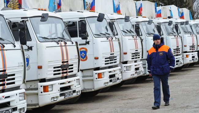 Семнадцатый гуманитарный конвой для юго-востока Украины формируется в Ростовской области Семнадцатый гуманитарный конвой для юго-востока Украины формируется в Ростовской области