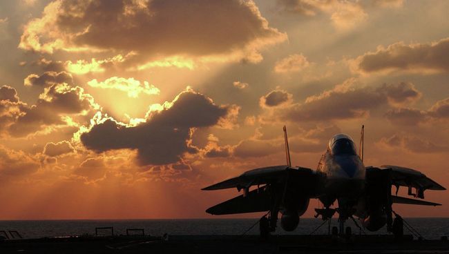 Американский авианосец Теодор Рузвельт. Архивное фото