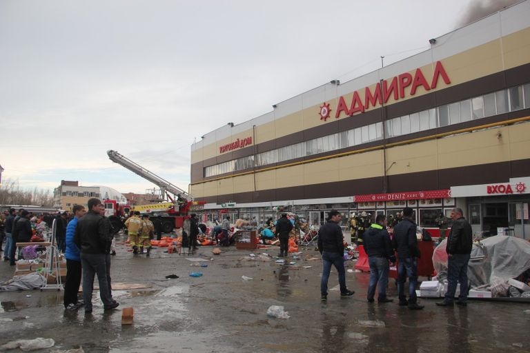 Пожарно-спасательные подразделения МЧС России ликвидируют последствия пожара в Кировском районе Казани Пожарно-спасательные подразделения МЧС России ликвидируют последствия пожара в Кировском районе Казани