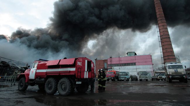 Пожарно-спасательные подразделения МЧС России ликвидируют последствия пожара в Кировском районе Казани Пожарно-спасательные подразделения МЧС России ликвидируют последствия пожара в Кировском районе Казани