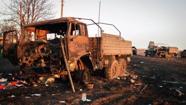 Уничтоженная украинская военная техника во время боевых действий в поселке Логвиново на Донбассе Уничтоженная украинская военная техника во время боевых действий в поселке Логвиново на Донбассе