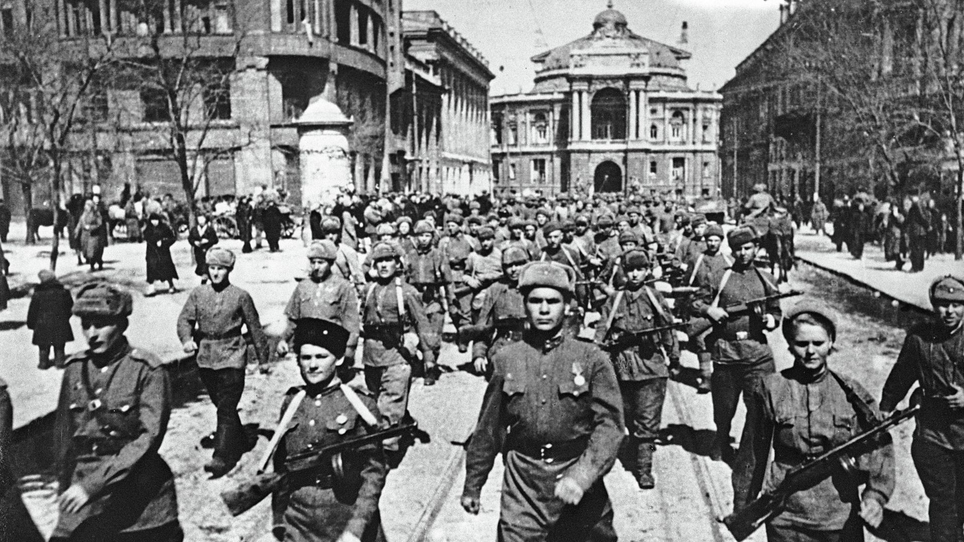 Город Одесса. Советская армия вступает в освобожденный город 10 апреля 1944 года Город Одесса. Советская армия вступает в освобожденный город 10 апреля 1944 года - РИА Новости, 1920, 25.12.2023