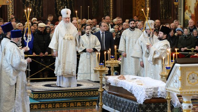 Отпевание писателя Валентина Распутина в храме Христа Спасителя
