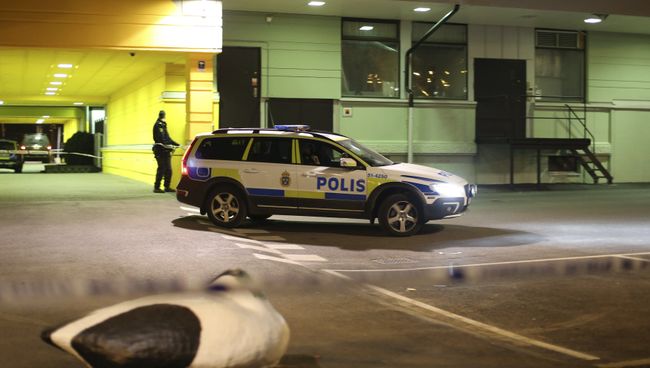 Полиция у ресторана в Гетеборге Полиция у ресторана в Гетеборге