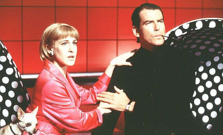 Сара Джессика Паркер и Пирс Броснан в фильме Марс атакует! (1996) Сара Джессика Паркер и Пирс Броснан в фильме Марс атакует! (1996)
