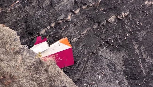 Обломки самолета Airbus A320 авиакомпании Germanwings Обломки самолета Airbus A320 авиакомпании Germanwings