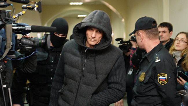 Экс-губернатор Сахалинской области Александр Хорошавин в Басманном суде. Архивное фото Экс-губернатор Сахалинской области Александр Хорошавин в Басманном суде. Архивное фото