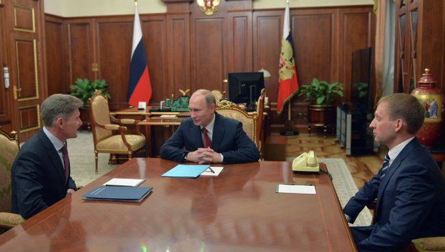 Рабочая встреча президента России В.Путина с врио губернатора Сахалинской области О.Кожемяко и врио губернатора Амурской области А.Козловым Рабочая встреча президента России В.Путина с врио губернатора Сахалинской области О.Кожемяко и врио губернатора Амурской области А.Козловым