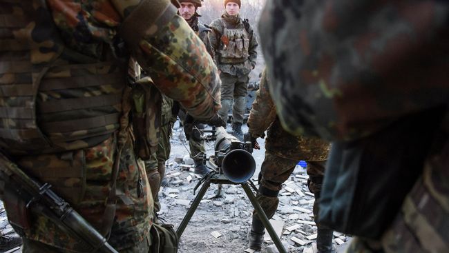 Украинские военные в Донбассе, архивное фото Украинские военные в Донбассе, архивное фото