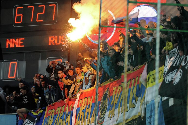 Болельщики в матче отборочного турнира чемпионата Европы 2016 между сборными Черногории и России Болельщики в матче отборочного турнира чемпионата Европы 2016 между сборными Черногории и России