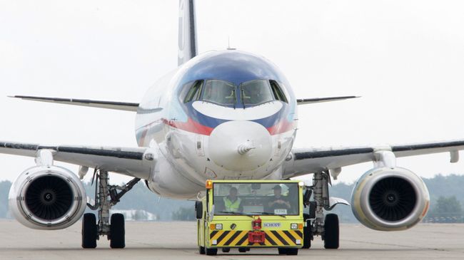 Самолет Sukhoi Superjet 100 Самолет Sukhoi Superjet 100