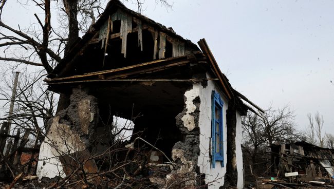 Поселок Логвиново Донецкой области после боев. Архивное фото