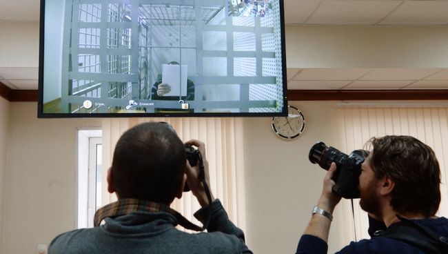 Рассмотрение законности ареста обвиняемых в убийстве Бориса Немцова. Архивное фото Рассмотрение законности ареста обвиняемых в убийстве Бориса Немцова. Архивное фото