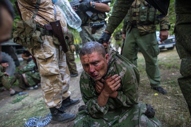 Украинский десантник, взятый в плен в ходе боя за город Шахтерск, 31 июля 2014 Украинский десантник, взятый в плен в ходе боя за город Шахтерск, 31 июля 2014