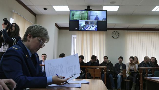 В зале суда во время рассмотрения законности ареста губернатора Сахалинской области Александра Хорошавина и советника губернатора Сахалинской области Андрея Икрамова в Мосгорсуде