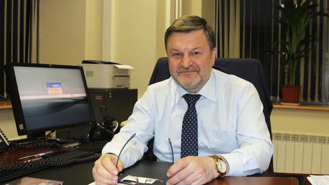 Начальник департамента международного сотрудничества корпорации Ростех Виктор Кладов. Начальник департамента международного сотрудничества корпорации Ростех Виктор Кладов.