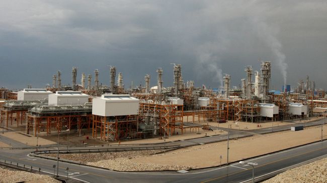 Газоперерабатывающий завод в Иране. Архивное фото Газоперерабатывающий завод в Иране. Архивное фото