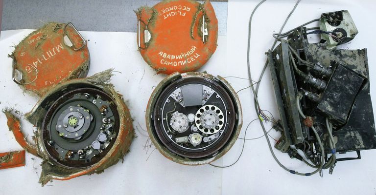 Бортовые самописцы польского самолета Ту-154М, разбившегося 10 апреля под Смоленском Бортовые самописцы польского самолета Ту-154М, разбившегося 10 апреля под Смоленском