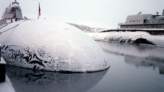 Атомный подводный ракетный крейсер. Архивное фото Атомный подводный ракетный крейсер. Архивное фото