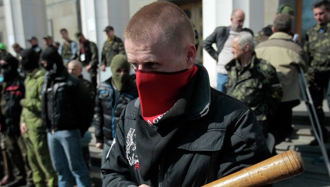 Активисты радикальной организации Правый сектор . Архивное фото Активисты радикальной организации Правый сектор . Архивное фото