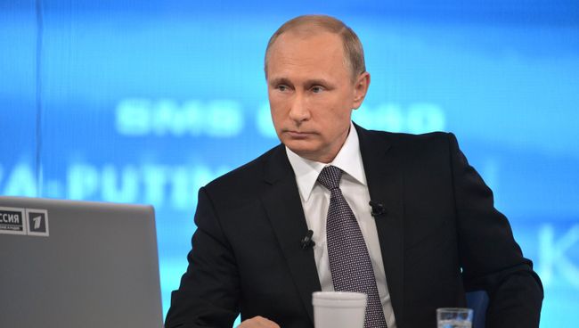 Президент России Владимир Путин отвечает на вопросы россиян в ежегодной специальной программе Прямая линия с Владимиром Путиным Президент России Владимир Путин отвечает на вопросы россиян в ежегодной специальной программе Прямая линия с Владимиром Путиным