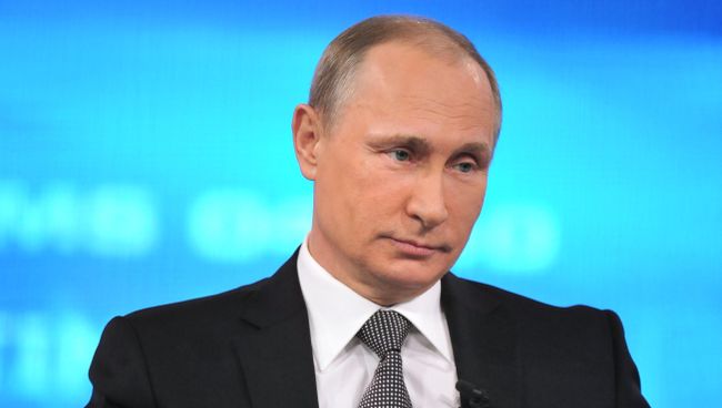 Президент России Владимир Путин отвечает на вопросы россиян в ежегодной специальной программе Прямая линия с Владимиром Путиным Президент России Владимир Путин отвечает на вопросы россиян в ежегодной специальной программе Прямая линия с Владимиром Путиным