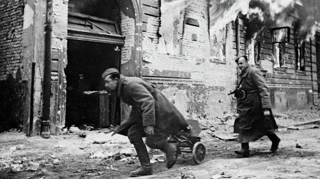 Советские войска в Берлине Советские войска в Берлине