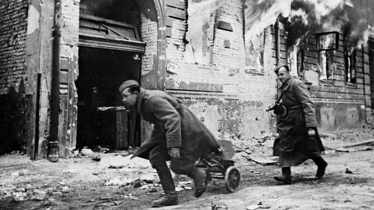 Советские войска в Берлине Советские войска в Берлине