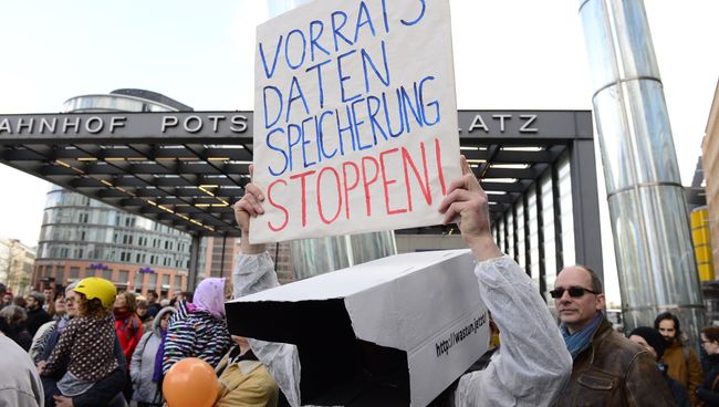 В Берлине протестуют против торгового соглашения с США В Берлине протестуют против торгового соглашения с США