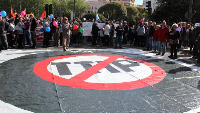 Акции протеста против соглашений о трансатлантической торговле в Европе. Архивное фото Акции протеста против соглашений о трансатлантической торговле в Европе. Архивное фото